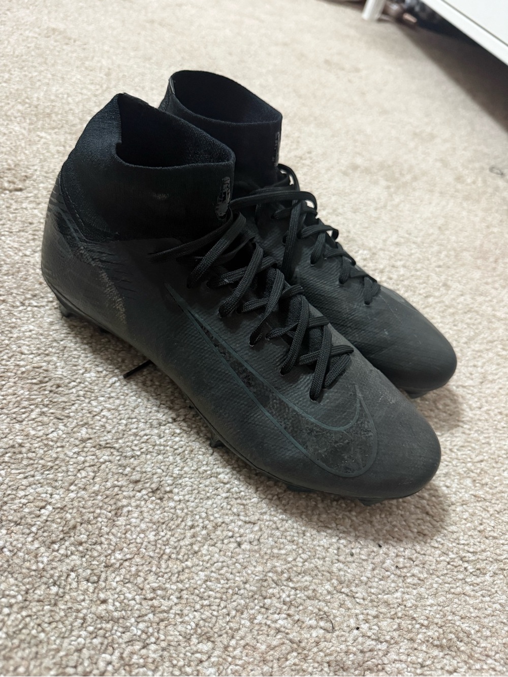 Nike Men’s Black High-Collar Soccer Cleats